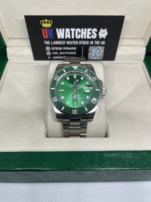 Rolex Submariner ‘Hulk' Stainless Steel 41mm (4)